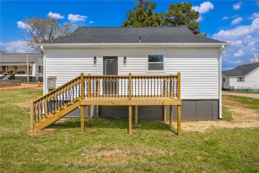 2 Allen Street Pelzer, SC 29669 - Photo 17 of 25 This residence features a charming deck, perfect for outdoor enjoyment and relaxation.