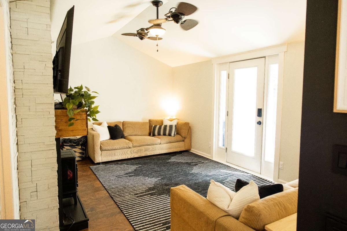 5720 N Highway Springfield, GA 31329 - Photo 10 of 27 a living room with furniture and a window