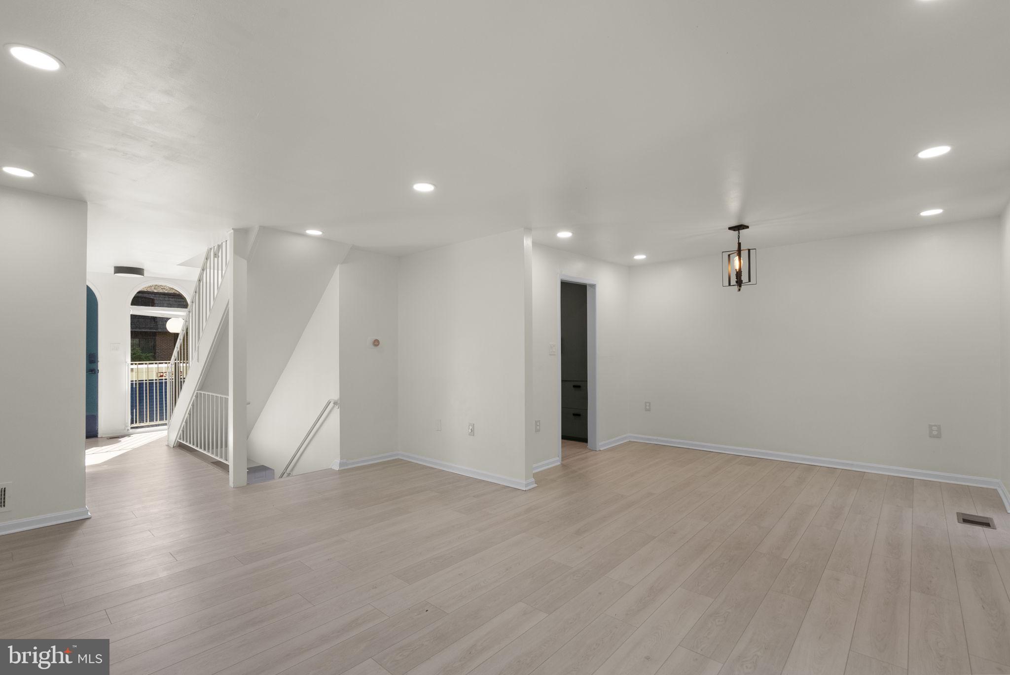 8002 Inverness Ridge Road Potomac, MD 20854 - Photo 6 of 46