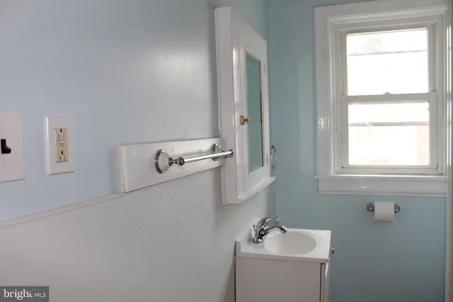 $1,600 | 23 West 2nd Street, Boyertown, PA 19512