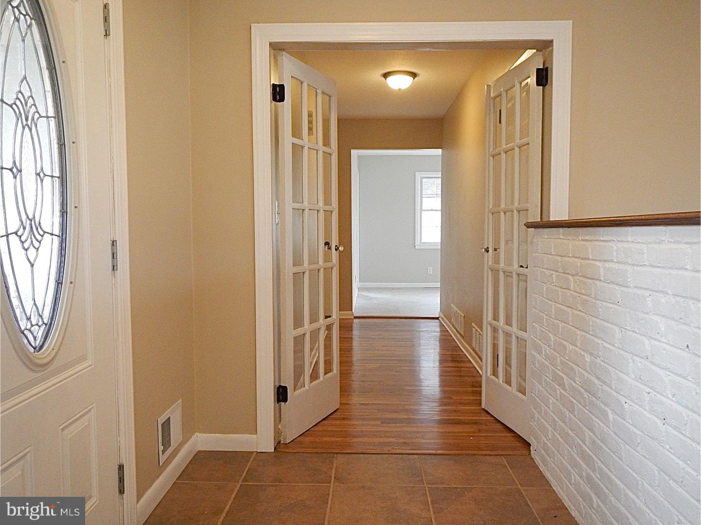 19 Whitcomb Road East Windsor, NJ 08520 - Photo 3 of 25 Foyer