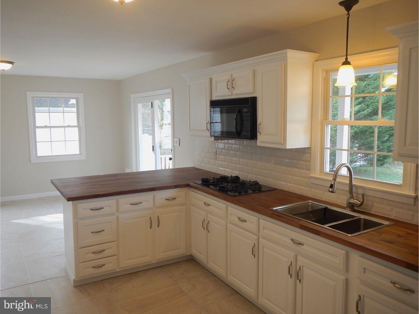 19 Whitcomb Road East Windsor, NJ 08520 - Photo 8 of 25 Kitchen