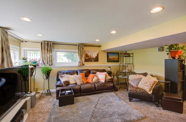 $3,650 | 501 Lincoln Avenue, Downers Grove, IL 60515