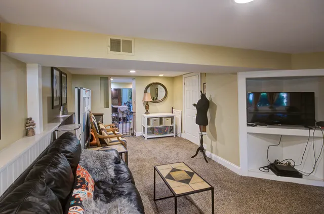 $3,650 | 501 Lincoln Avenue, Downers Grove, IL 60515