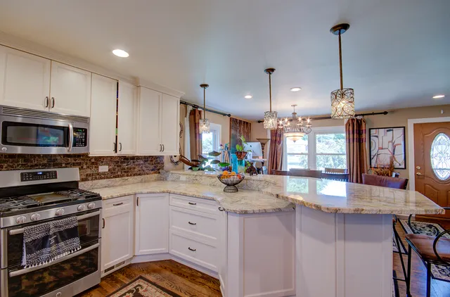 $3,650 | 501 Lincoln Avenue, Downers Grove, IL 60515