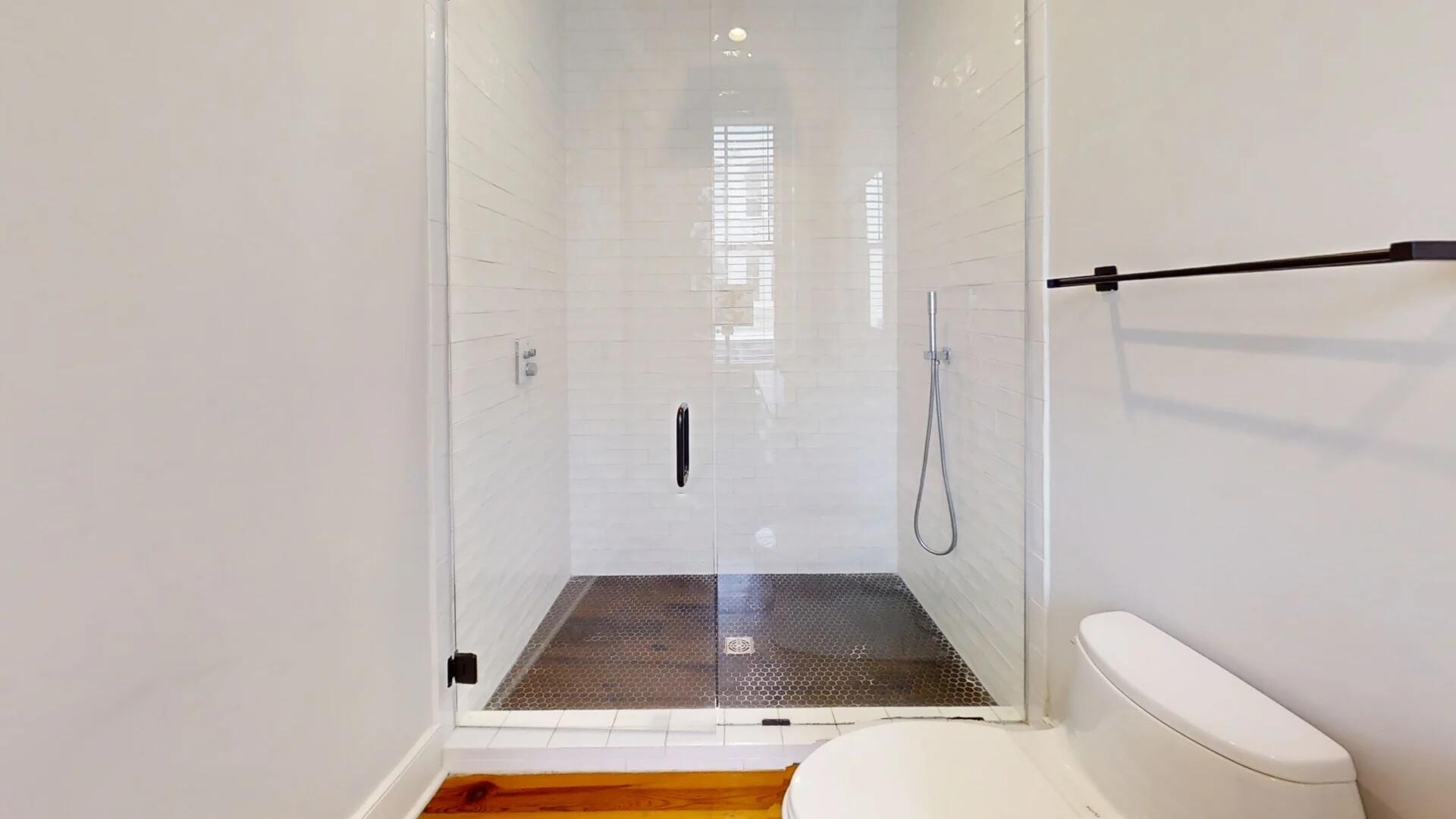 288 King Street, Unit 201 Charleston, SC 29401 - Photo 11 of 14 201 Bathroom 2