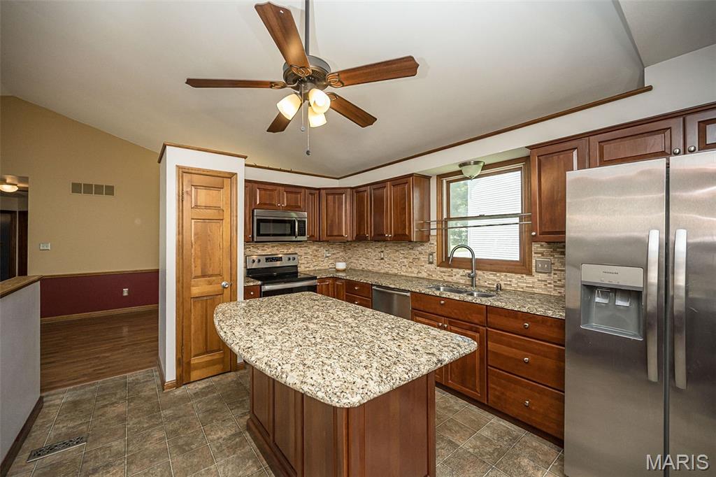 16740 North Fork Ridge Drive Florissant, MO 63034 - Photo 21 of 62