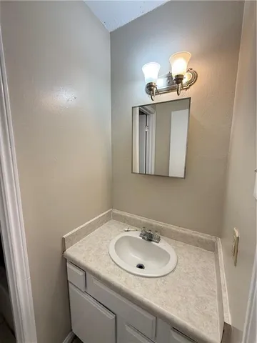 $1,100 | 125 East Antbies Street, Mandeville, LA 70448