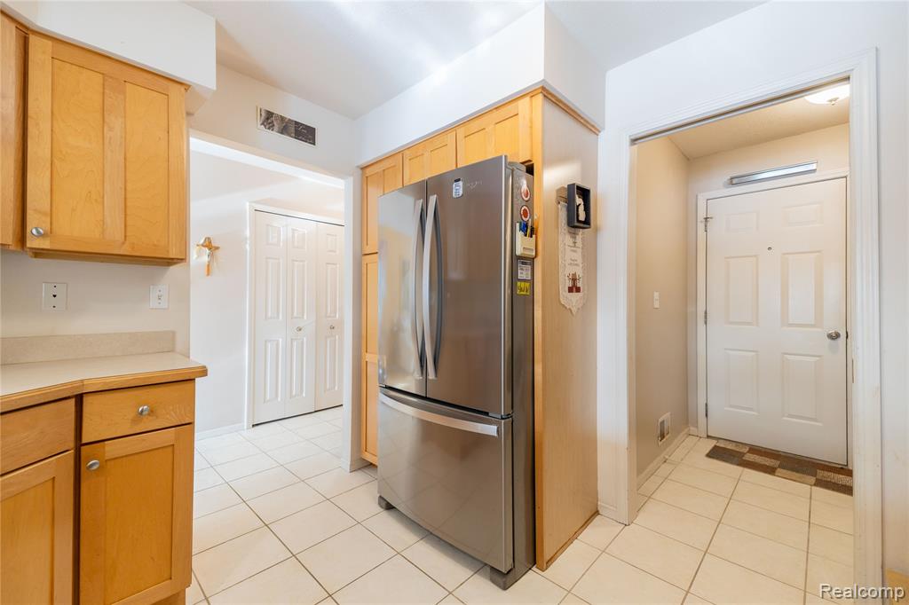 27824 Reo Road Grosse Ile, MI 48138 - Photo 17 of 39 Gallery Image 17