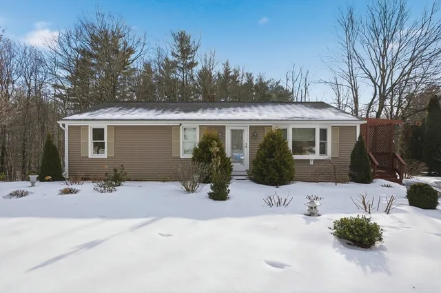 $424,900 | 20 Fernwood Drive, Rutland, MA 01543