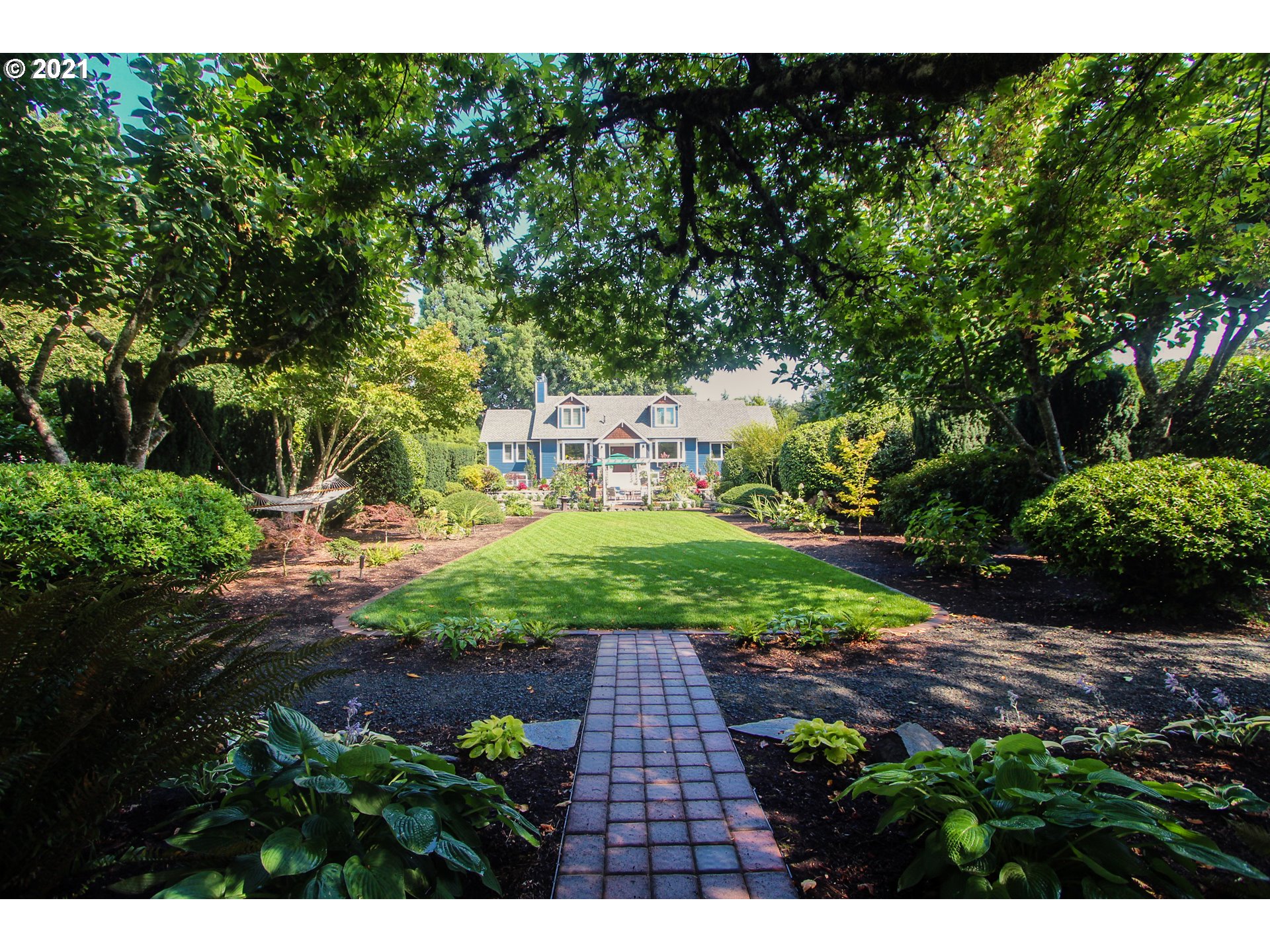 555 River Loop 1 Eugene, OR 97404 - Photo 21 of 28 a view of backyard with green space