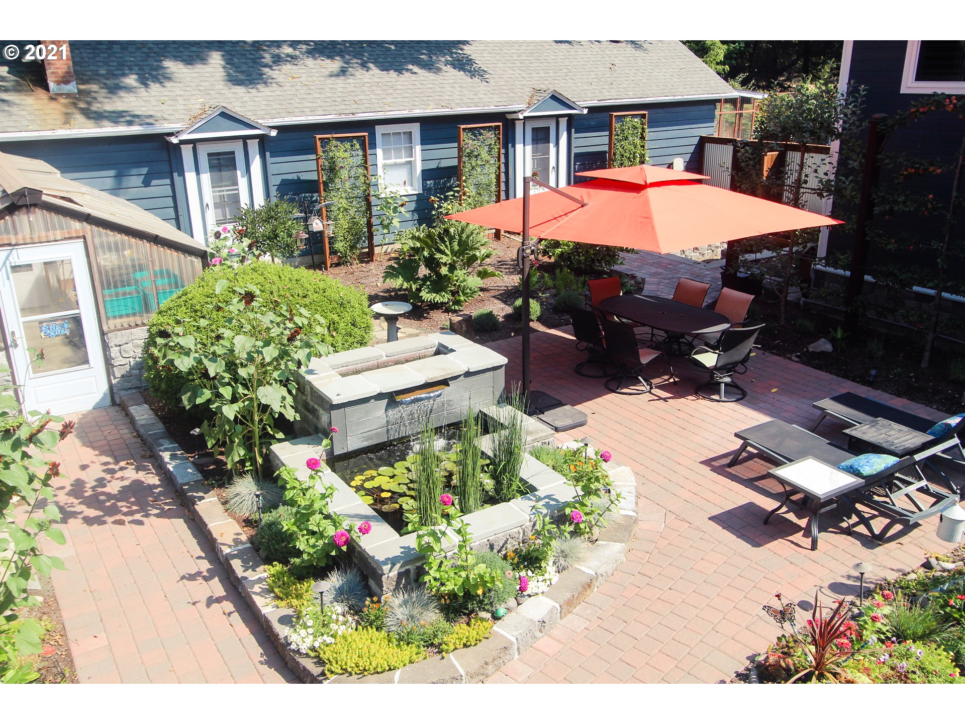 555 River Loop 1 Eugene, OR 97404 - Photo 24 of 28 an outdoor space with patio and furniture