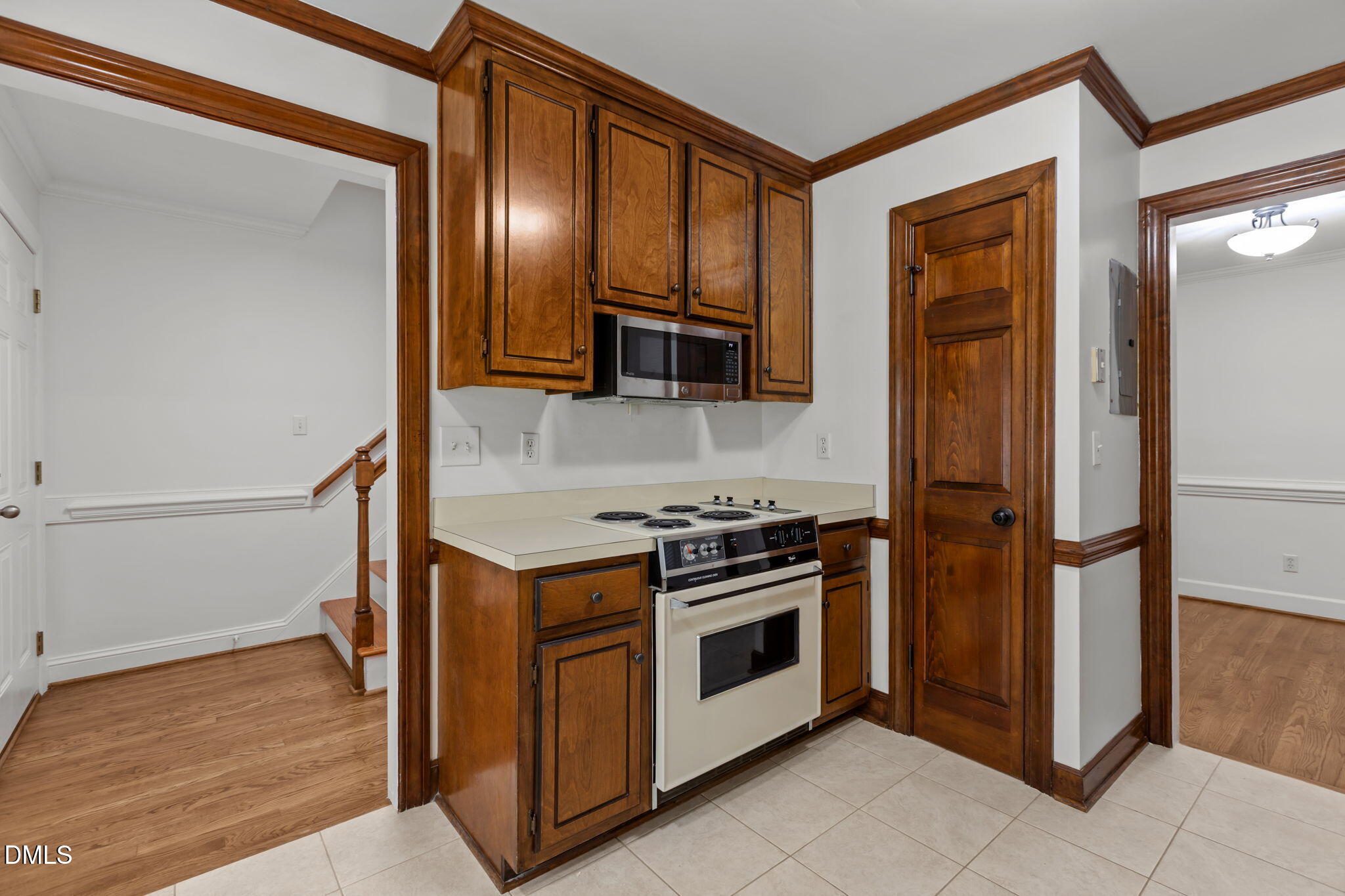 143 Hedgerow Court Cary, NC 27513 - Photo 7 of 38 22-web-or-mls-2N6A0963