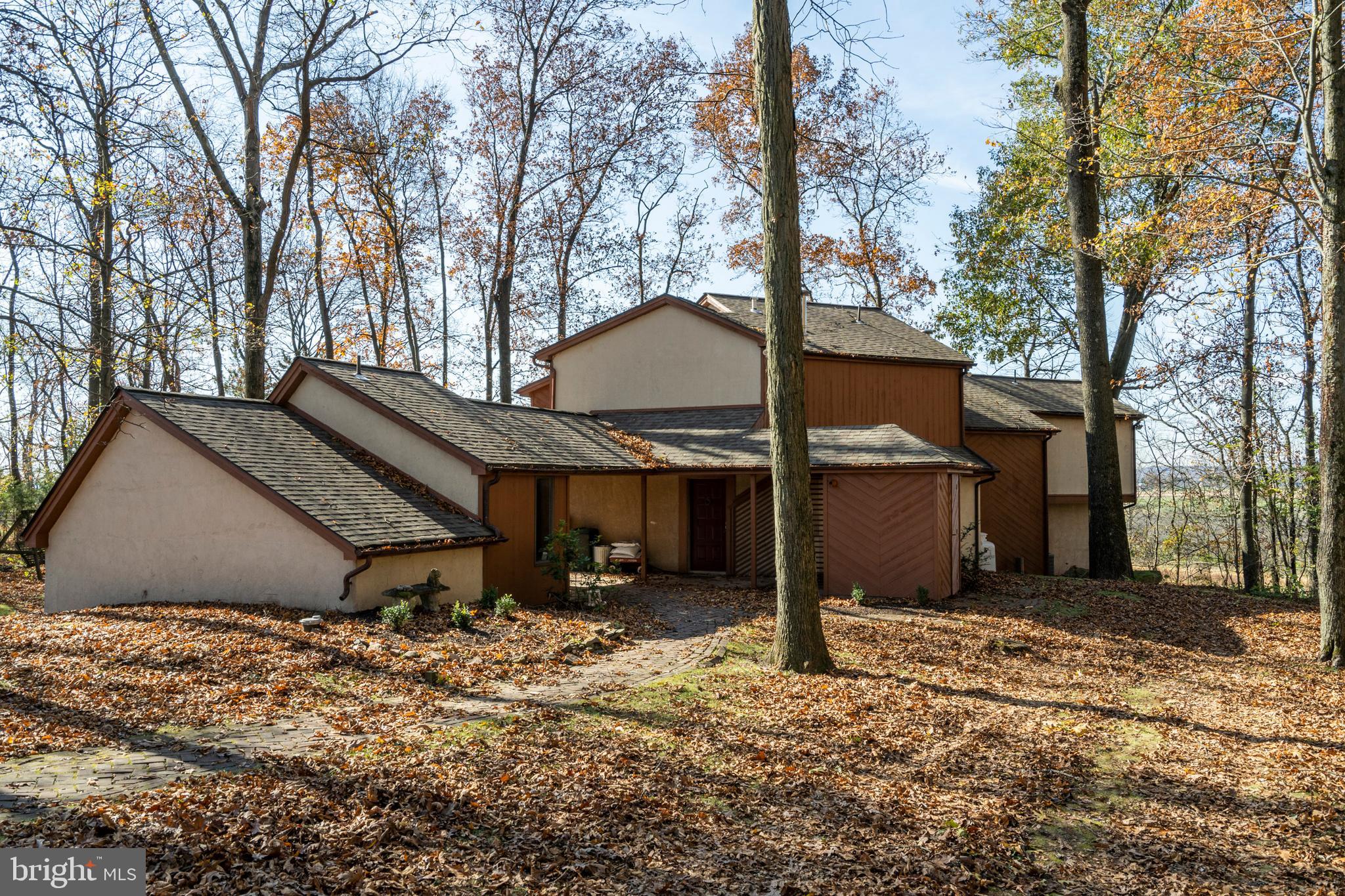 202 Green Hill Road Barto, PA 19504 - Photo 3 of 37