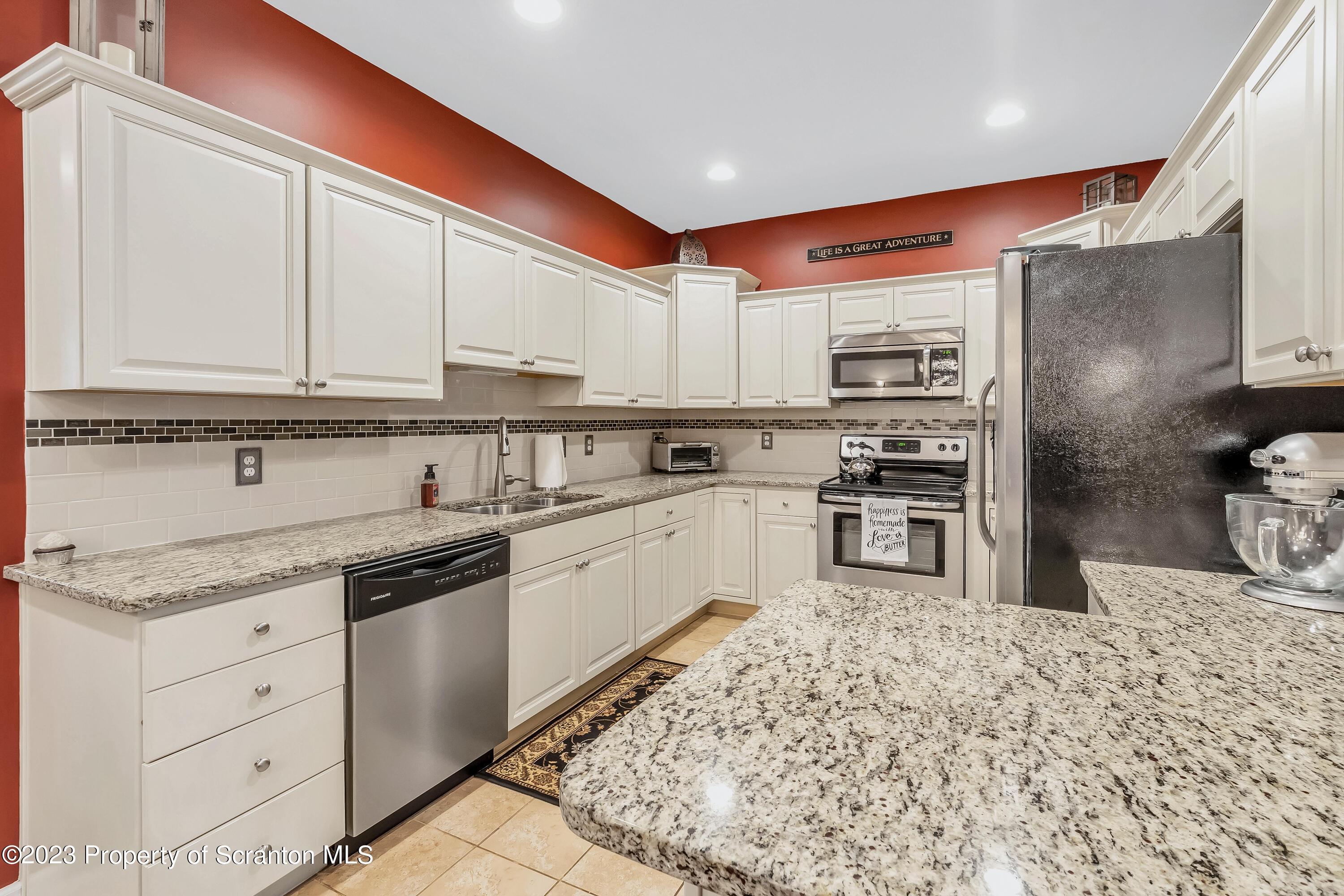 112 Wyndham Road Clarks Summit, PA 18411 - Photo 11 of 49 Kitchen