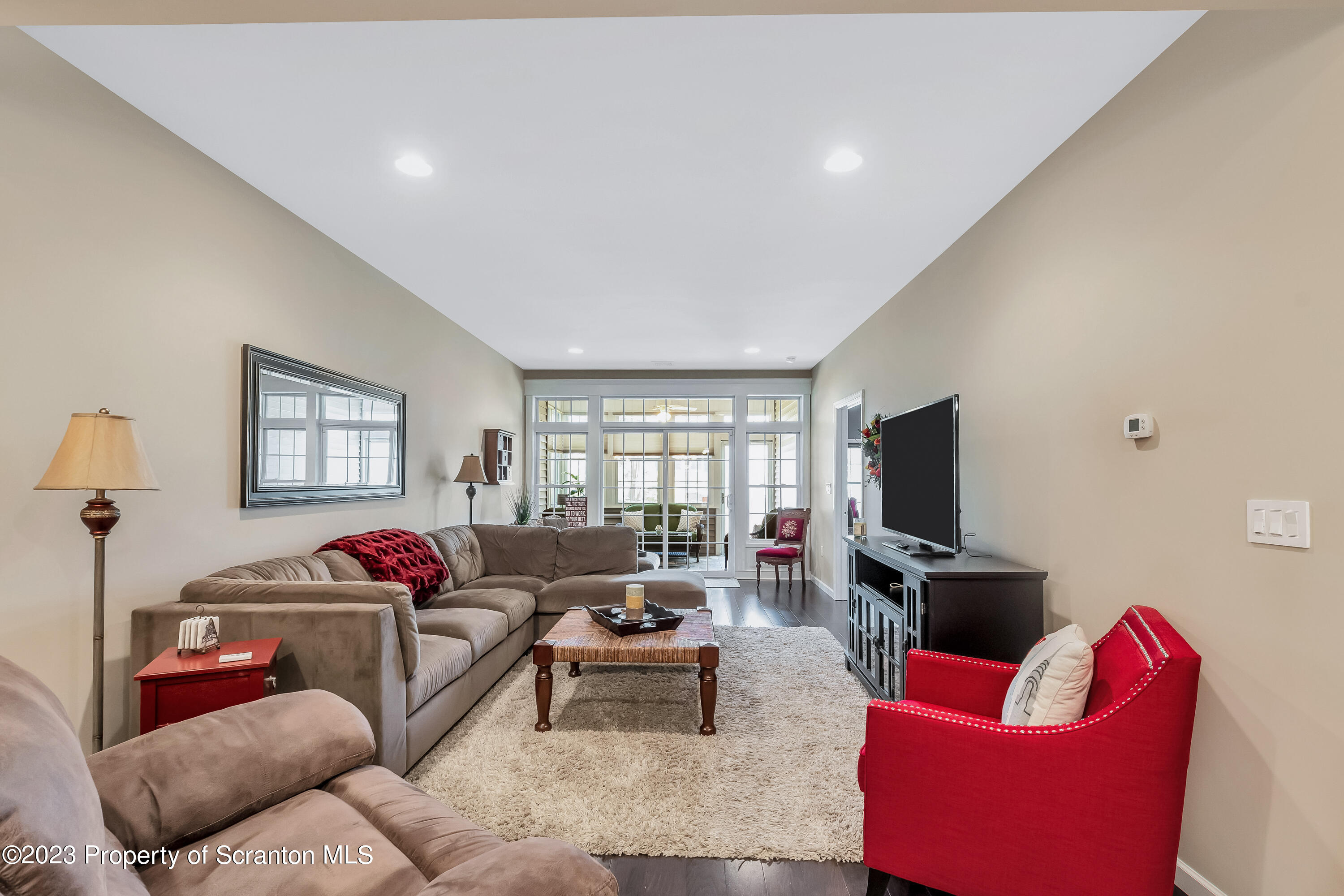 112 Wyndham Road Clarks Summit, PA 18411 - Photo 6 of 49 Living Room