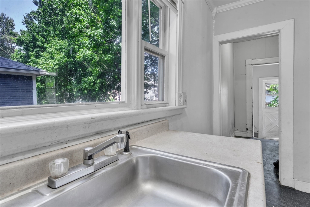 55 Mapledell Street Springfield, MA 01109 - Photo 15 of 42 Gallery Image 15