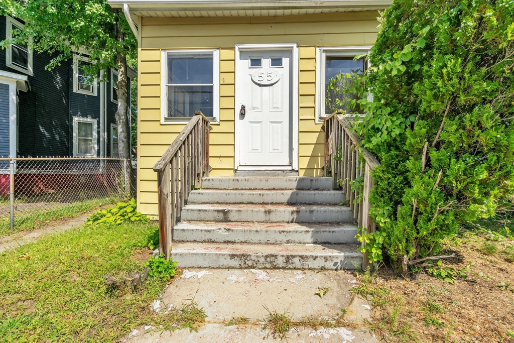 55 Mapledell Street Springfield, MA 01109 - Photo 5 of 42 Gallery Image 5