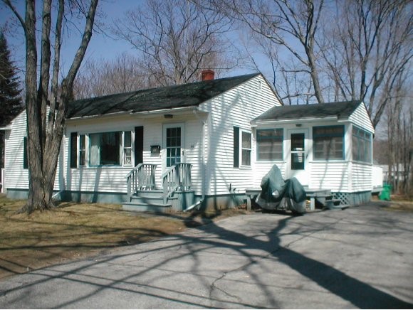 46 Chamberlain Street Rochester, NH 03867 - Photo 1 of 1