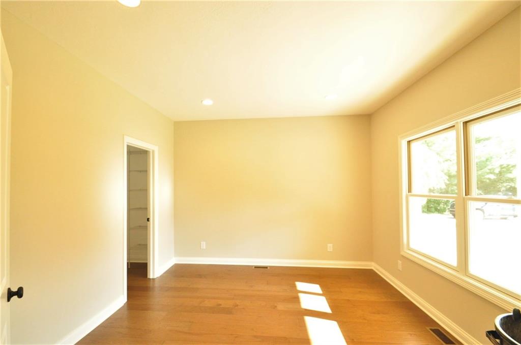 7650 Knapp Road Indianapolis, IN 46259 - Photo 10 of 22 Gallery Image 10