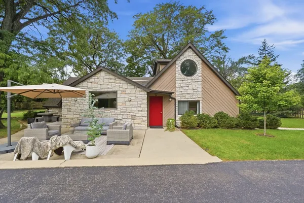 $725,000 | 843 Cramer Court, Willowbrook Village, IL 60527
