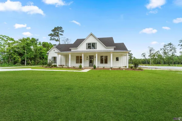 $779,900 | 9053 Hillon Hood Road, Denham Springs, LA 70726
