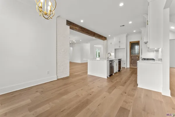 $779,900 | 9053 Hillon Hood Road, Denham Springs, LA 70726