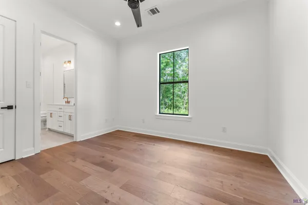 $779,900 | 9053 Hillon Hood Road, Denham Springs, LA 70726