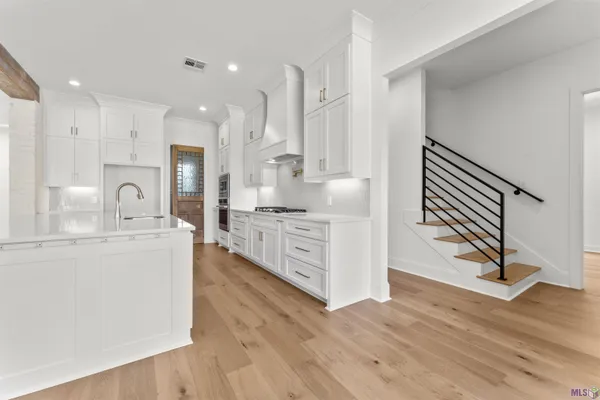 $779,900 | 9053 Hillon Hood Road, Denham Springs, LA 70726