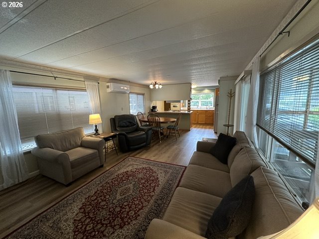 3760 Highway 101, Unit 18 Florence, OR 97439 - Photo 3 of 29 Living Room