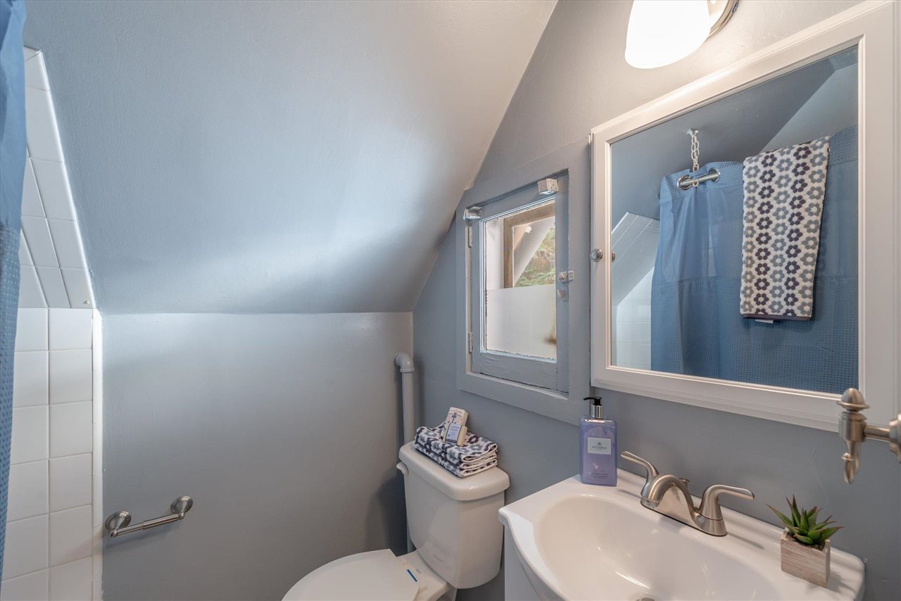 21180 Donner Pass Road Soda Springs, CA 95728 - Photo 10 of 21 Gallery Image 10