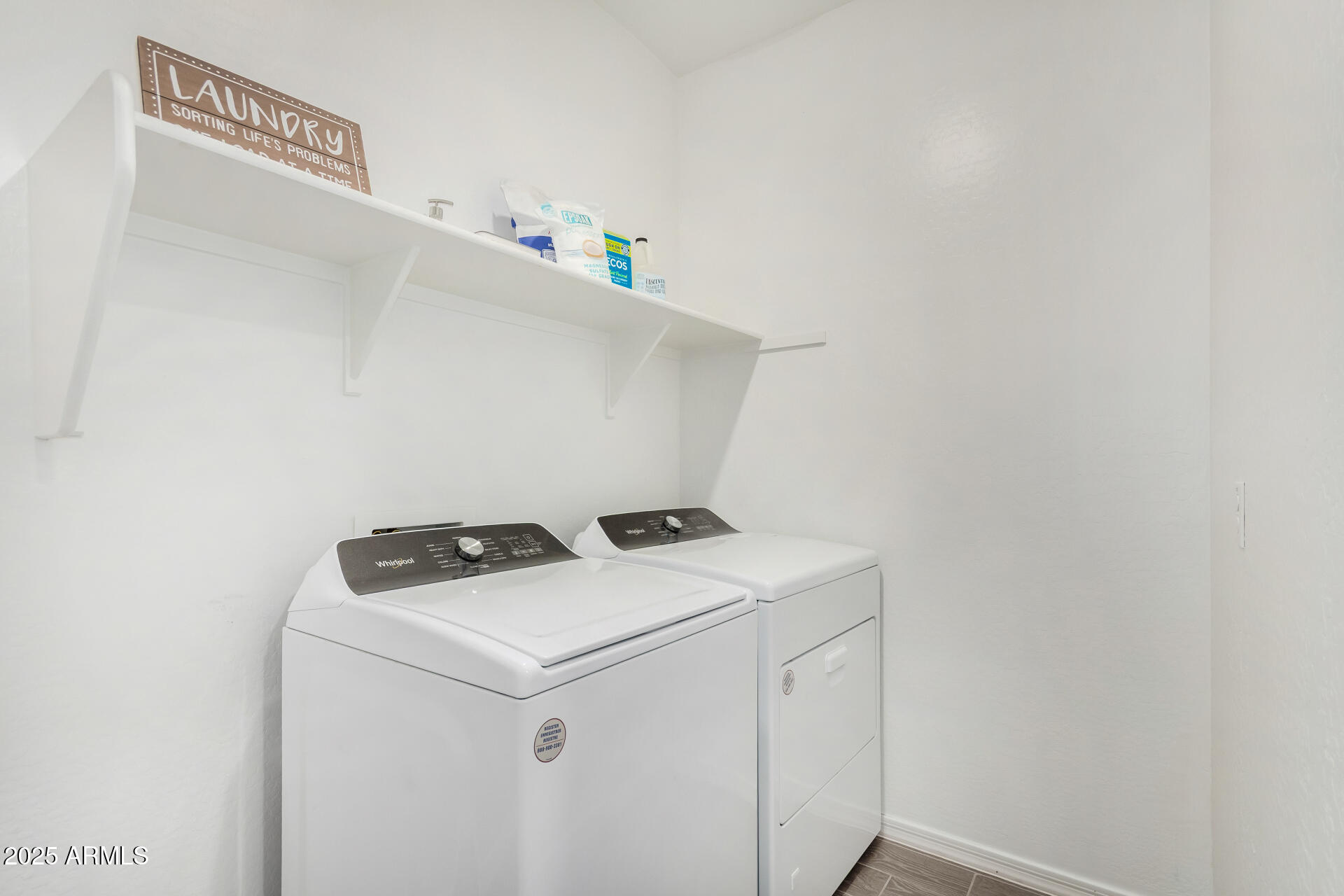 11517 East Unity Avenue Mesa, AZ 85212 - Photo 29 of 48 a utility room with dryer and washer
