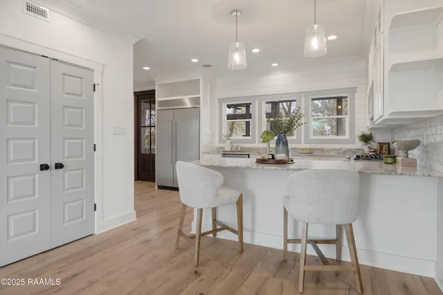 $374,900 | 601 Marie Antoinette Street, Lafayette, LA 70506