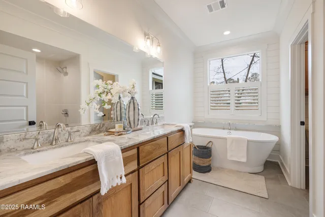 $374,900 | 601 Marie Antoinette Street, Lafayette, LA 70506