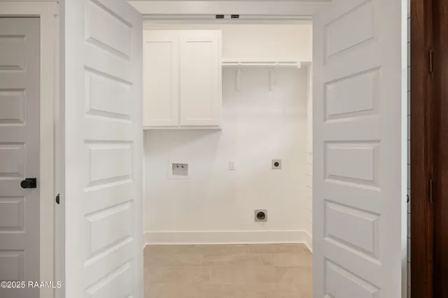 $374,900 | 601 Marie Antoinette Street, Lafayette, LA 70506