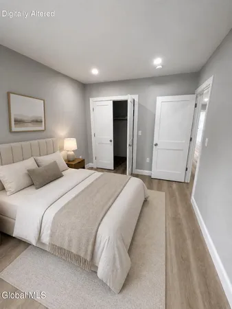 $1,600 | 62 Glen Avenue, Unit 2 UPSTAIRS, Amsterdam, NY 12010