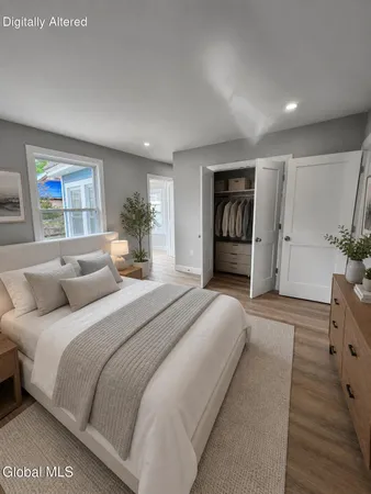 $1,600 | 62 Glen Avenue, Unit 2 UPSTAIRS, Amsterdam, NY 12010