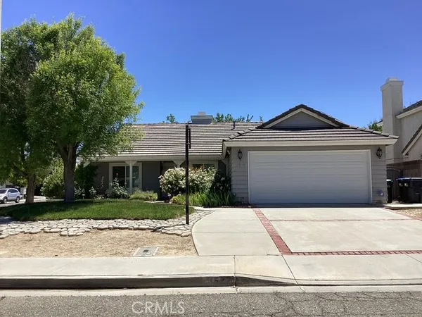 $2,820 | 3522 West Ave J2, Lancaster, CA 93536