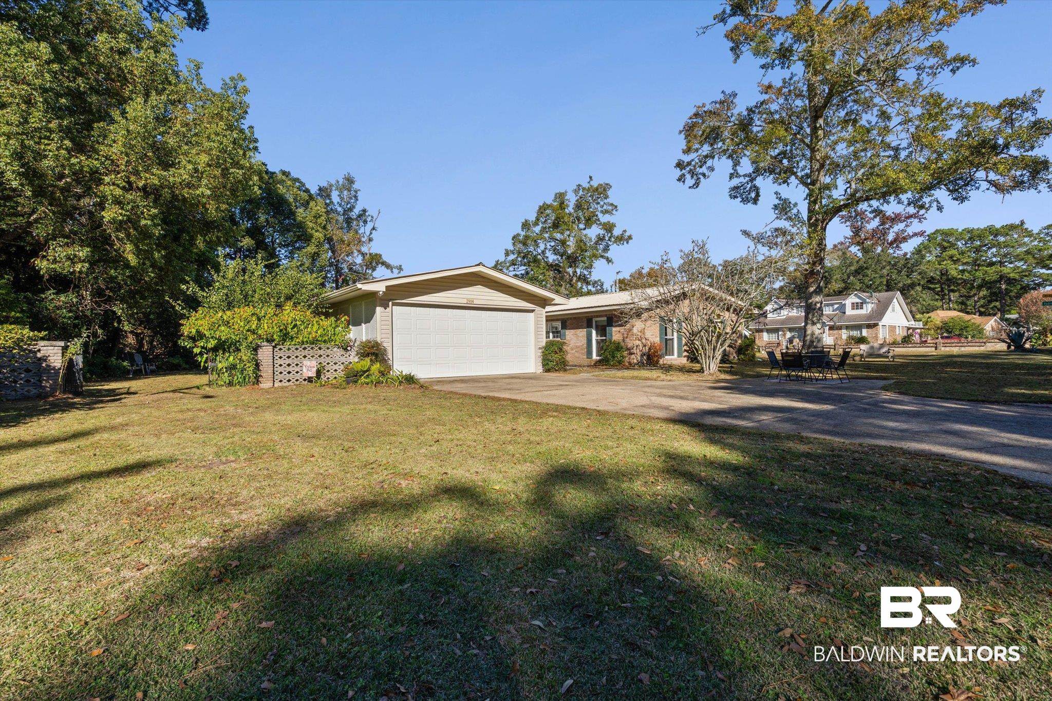 324 Hadrian Street Mobile, AL 36606 - Photo 31 of 33 Side Yard