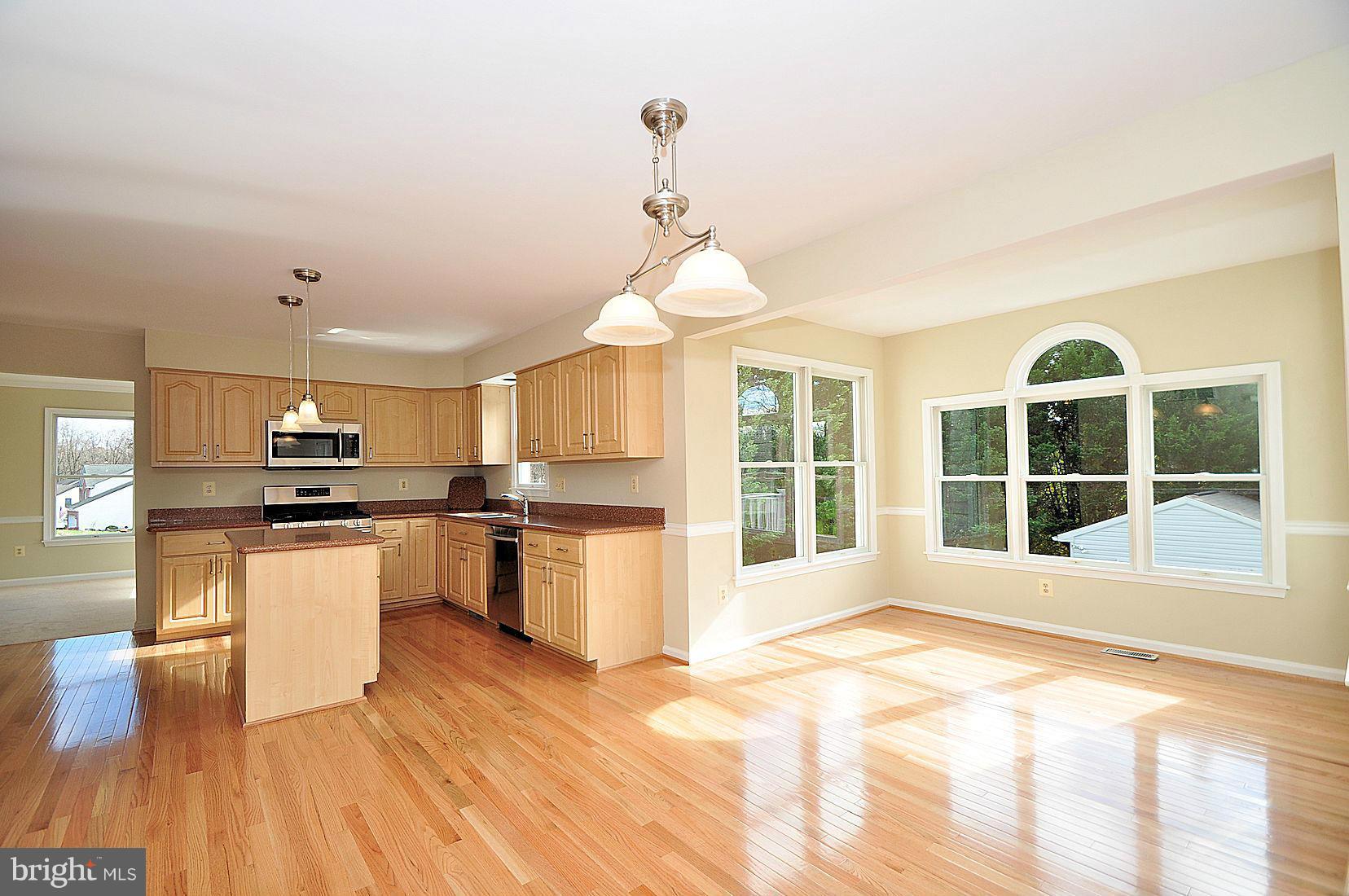 2711 Dunleer Road Ellicott City, MD 21042 - Photo 4 of 30 Kitchen w BRAND NEW floor