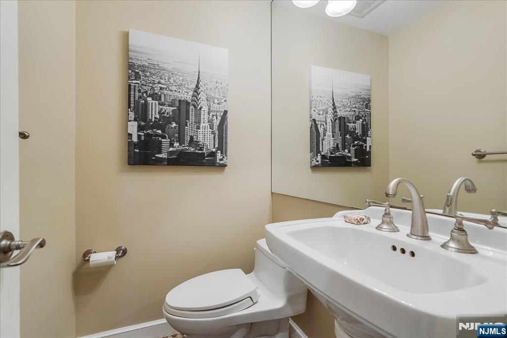 14 Kenneth Road Montclair, NJ 07043 - Photo 20 of 40