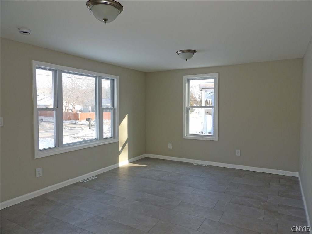 503 Bailey Street Sullivan, NY 13037 - Photo 2 of 17 living room