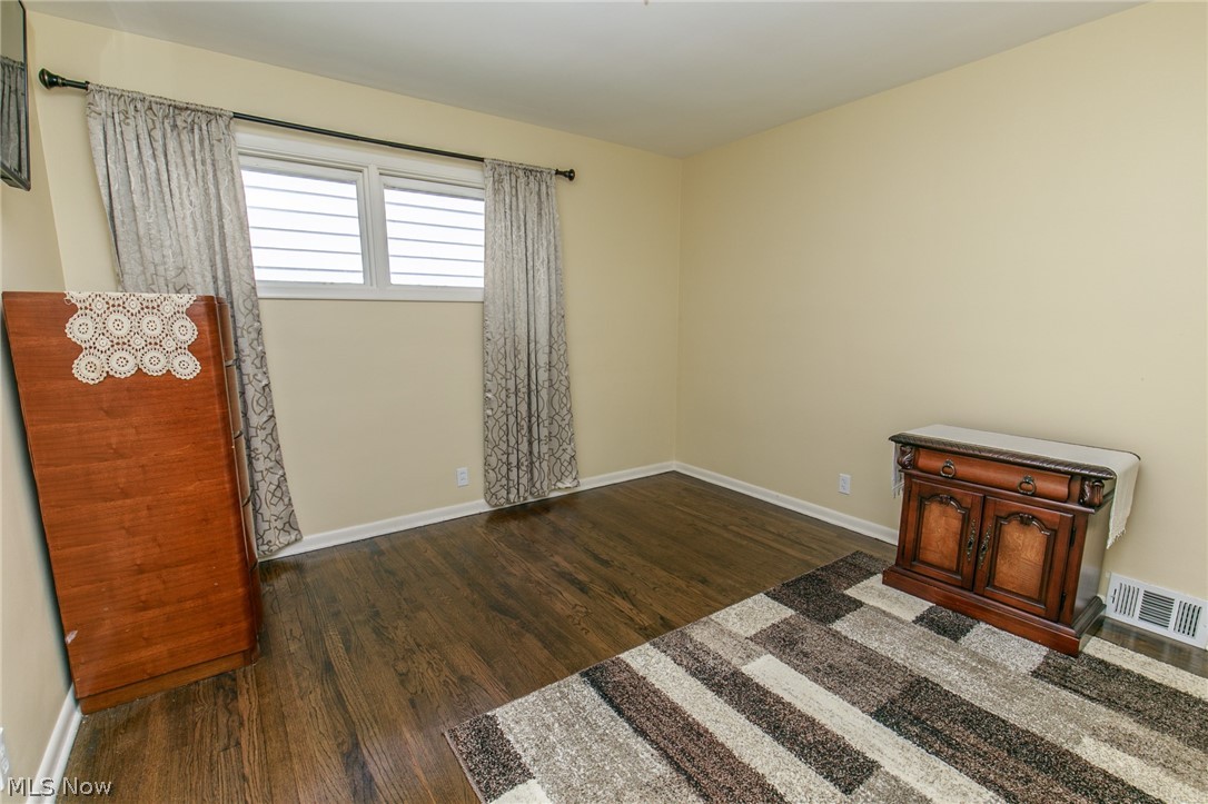 1120 Hansford Road Lyndhurst, OH 44124 - Photo 22 of 35