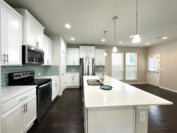 $2,550 | 3240 East Whitestone Boulevard, Unit 95, Cedar Park, TX 78613
