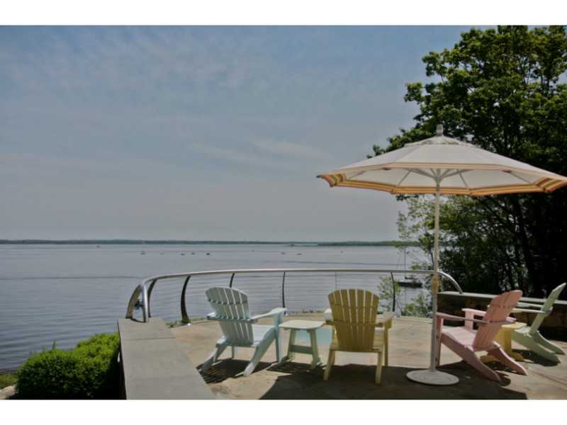 30 Angell Court Warwick, RI 02889 - Photo 24 of 25 Patio/Deck.