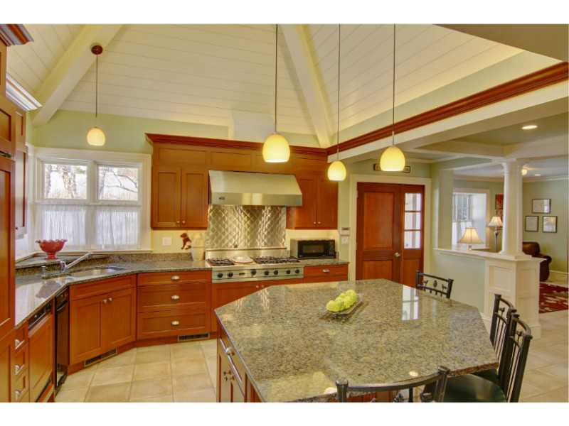 30 Angell Court Warwick, RI 02889 - Photo 8 of 25 Kitchen.