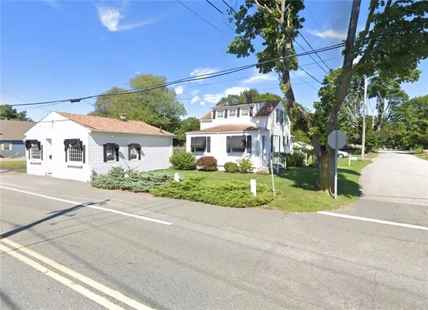 $625,000 | 165 Sowams Road, Barrington, RI 02806
