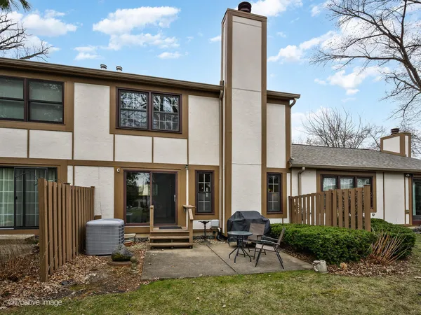 $469,000 | 1150 Oakview Drive, Wheaton, IL 60187