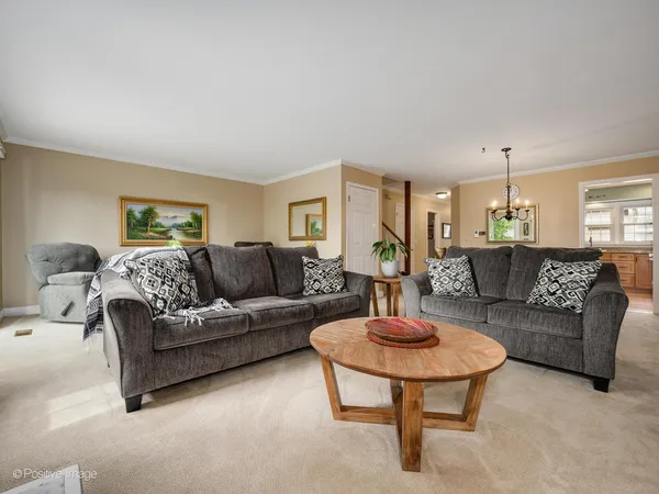 $469,000 | 1150 Oakview Drive, Wheaton, IL 60187