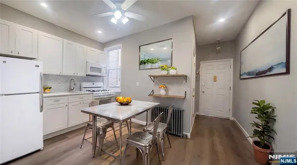 $1,300 | 331 Kearny Avenue, Unit 1, Kearny, NJ 07032